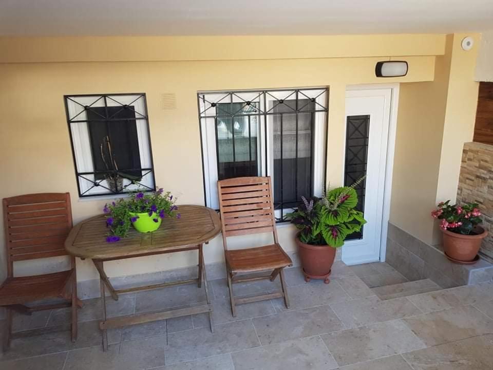 Lefkaditika Luxury Apartment Preveza Exteriör bild